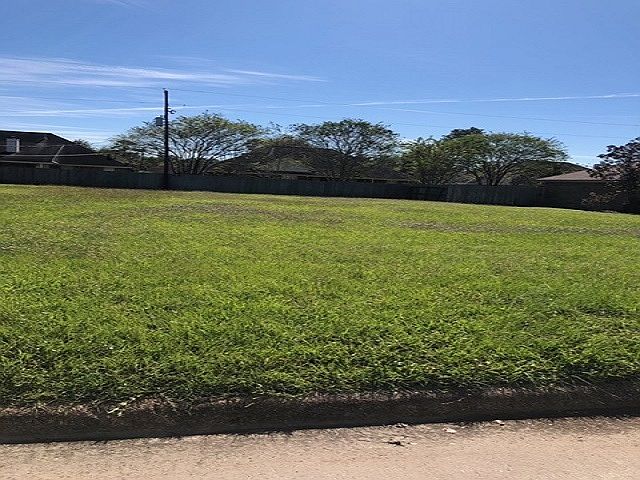 1st image of 2407 Black Oak Dr