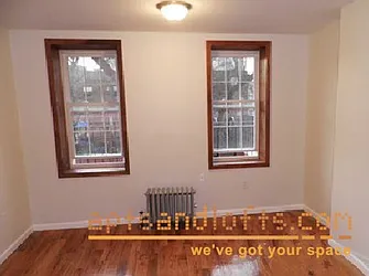 Rented by aptsandlofts.com