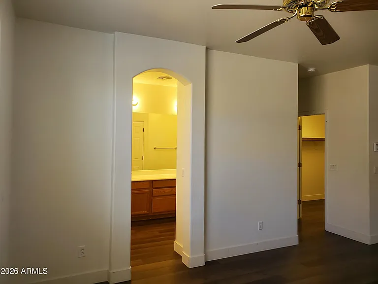 2430 E Darrel Rd — Photo 31