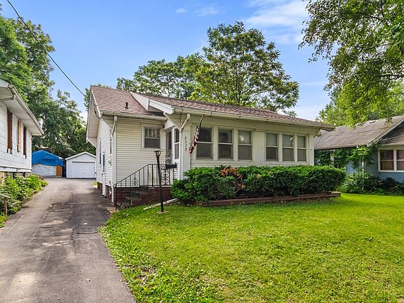 3rd image of 2337 Amherst St