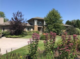 661 Lake Rd, Youngstown, NY 14174