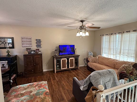 2nd image of 1067 Ridge Dr