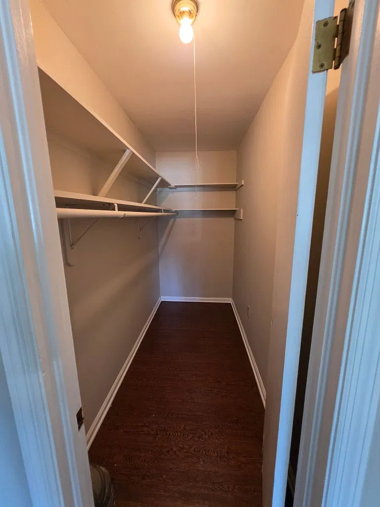 4 bed, 2.5 bath, 2306 sqft, $1,700 — Photo 2