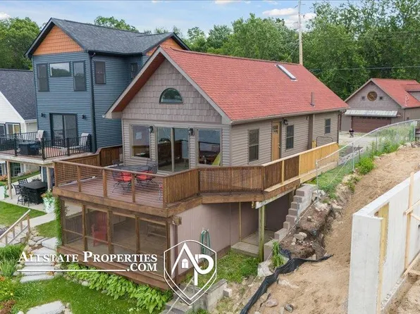 11024 Charles Dr, Byron, MI 48418