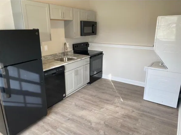 110 Chatfield Dr APT 2, Shepherdstown, WV 25443