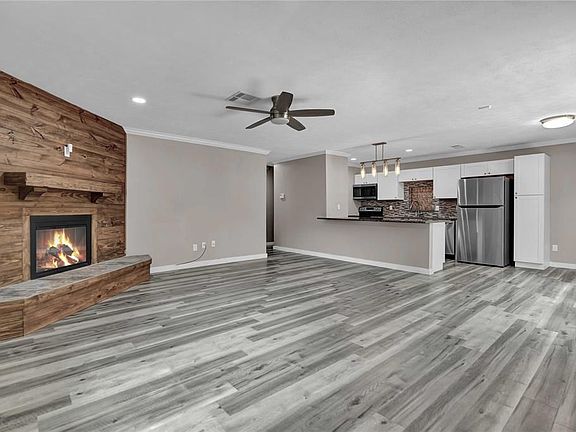 5th image of 3310 Holly Green Dr