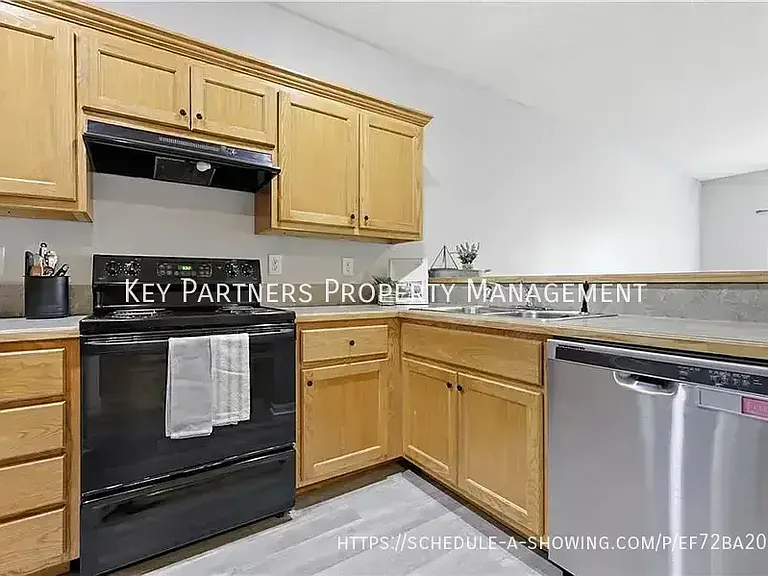 744 Woodson Ln — Photo 7