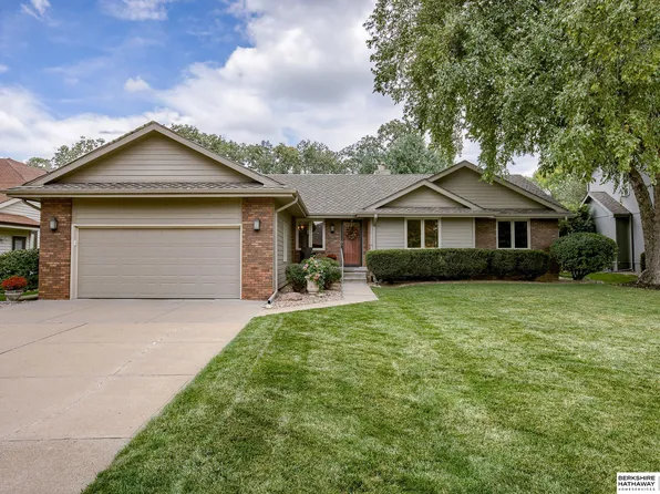 14817 Underwood Ave, Omaha, NE 68154