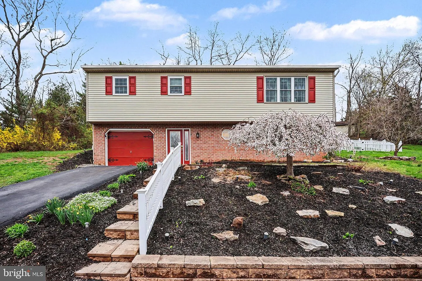 90 Eagle Ln photo 1