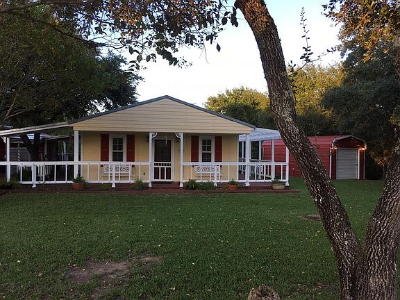 5th image of 400 Crooked Creek Dr