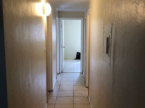 3rd image of 1533 NW 19th Ave