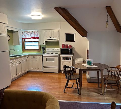 3rd image of 332 Goundry St #2L