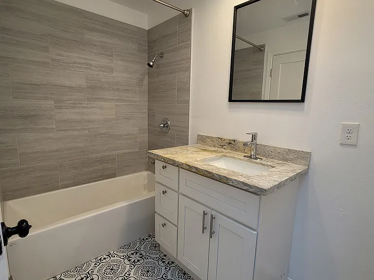 5407 S Pine St #B — Photo 8