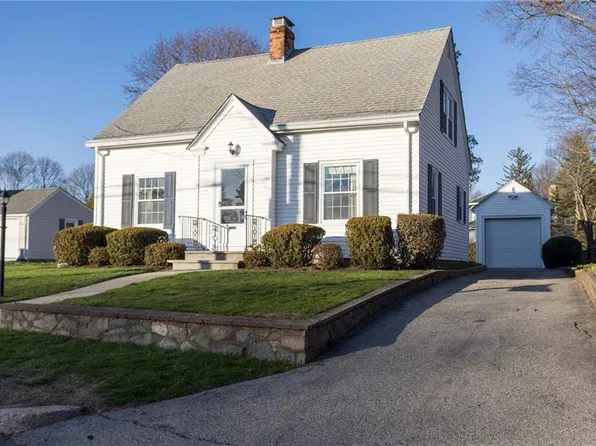 75 Parker St, Lincoln, RI 02865