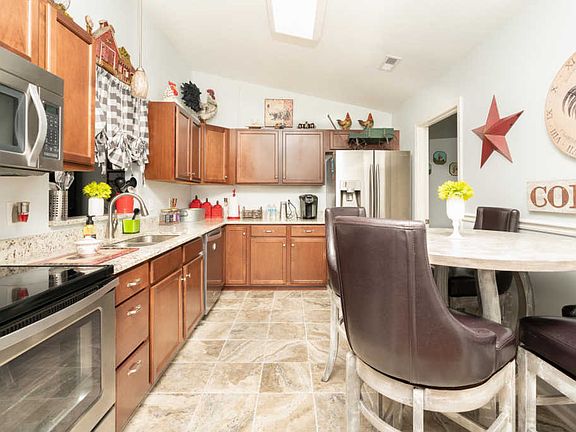 4th image of 5011 White Petal Way