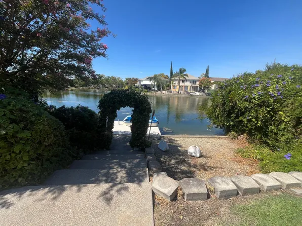 9282 Monmouth Ct, Elk Grove, CA 95758
