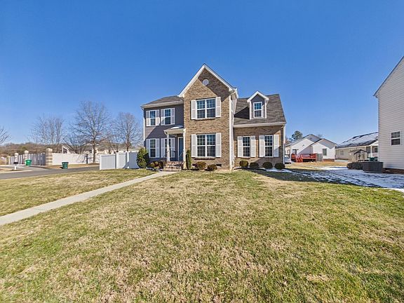 2nd image of 3121 Divine Dr