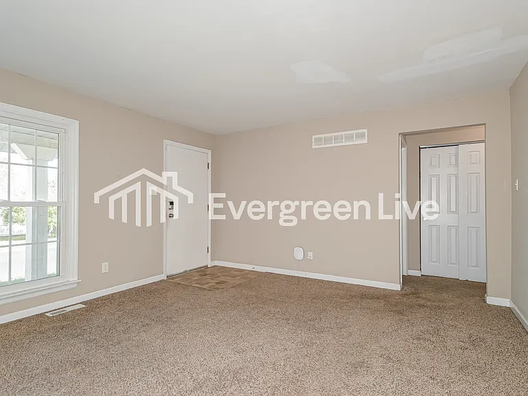 4902 Bristol Rock Rd — Photo 4