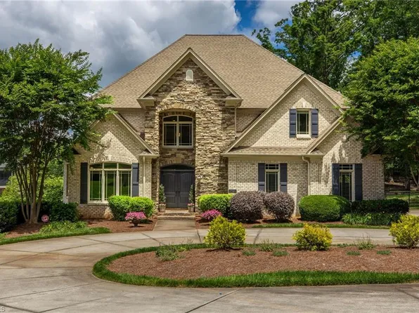 5475 Birmingham Ct, Winston Salem, NC 27106