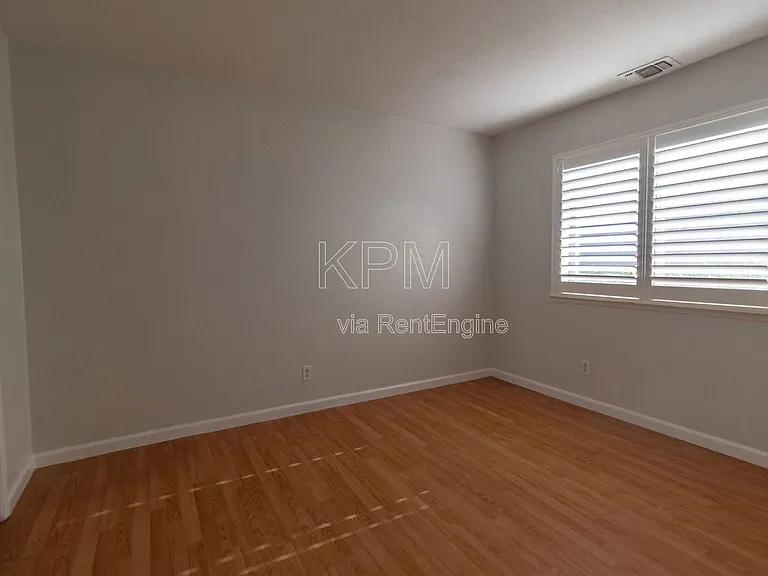 445 Almond Dr #80 — Photo 9