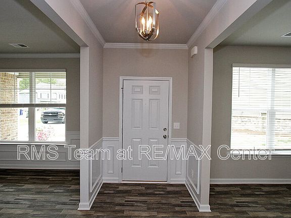 2nd image of 4205 Woodsley Pl