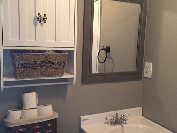 1/2 bath