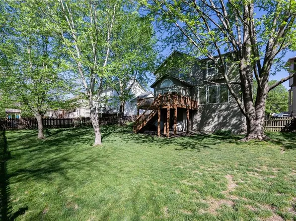 21753 W 122nd St, Olathe, KS 66061