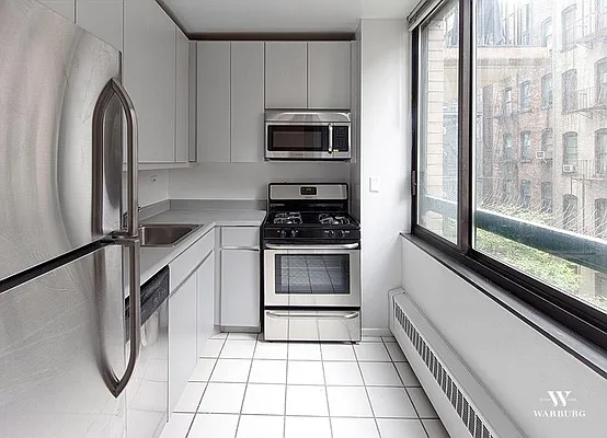 Rented by Warburg | media 14