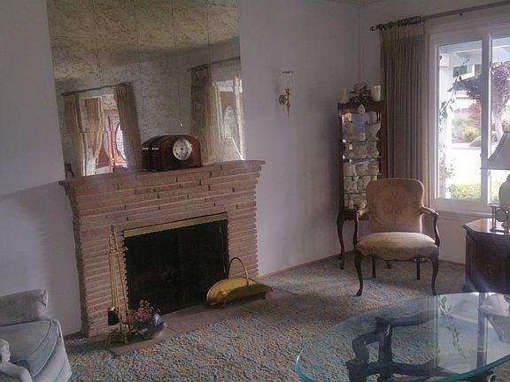 5th image of 909 Cambridge Ave