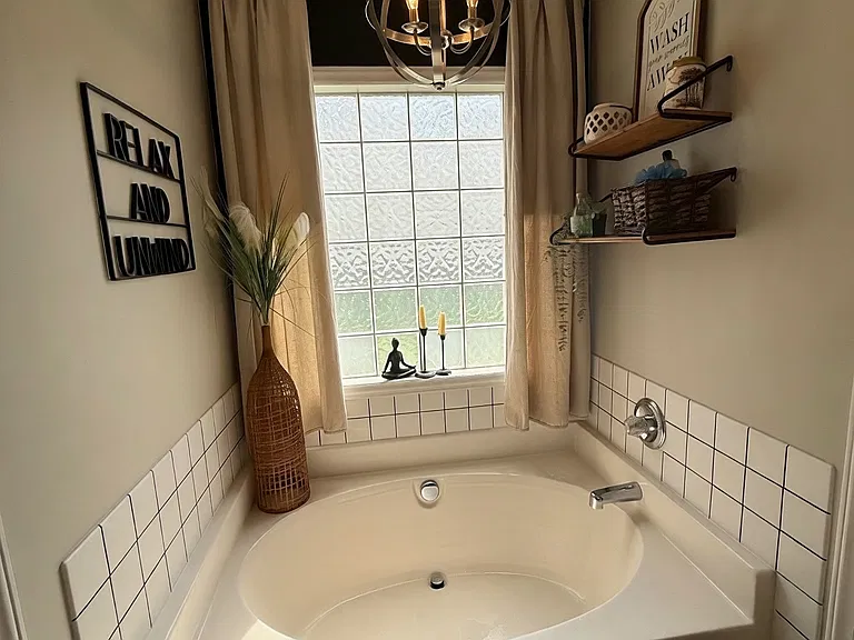 220 Walden Green Dr — Photo 13