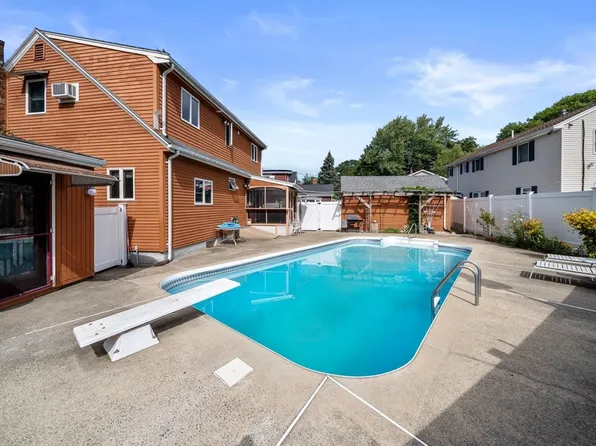 37 Arbor St, Lynn, MA 01902