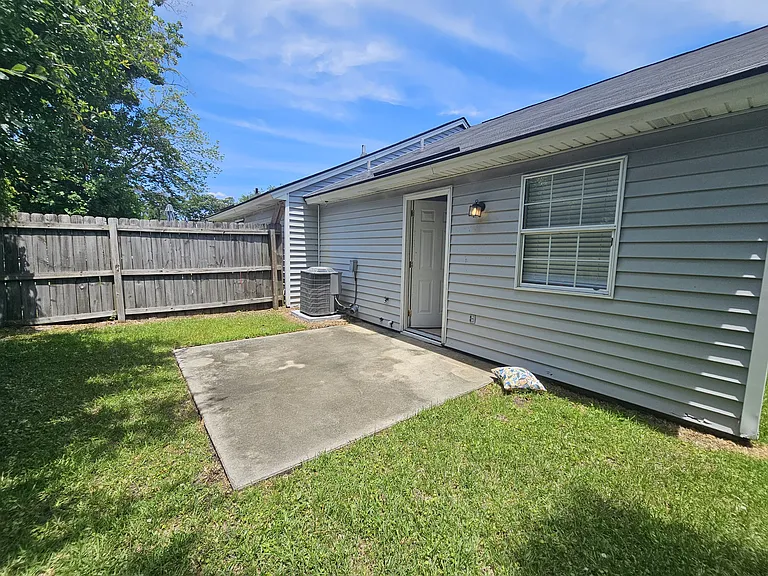 117 Hunt Club Ct — Photo 13