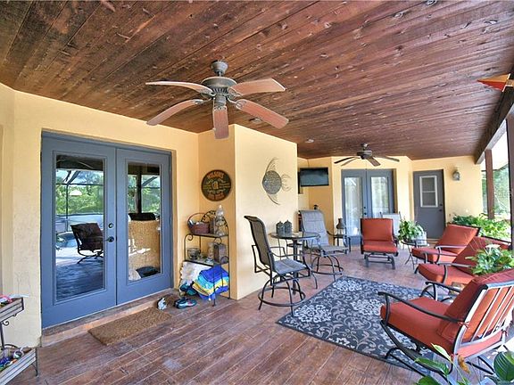 4th image of 365 N Crooked Lake Dr