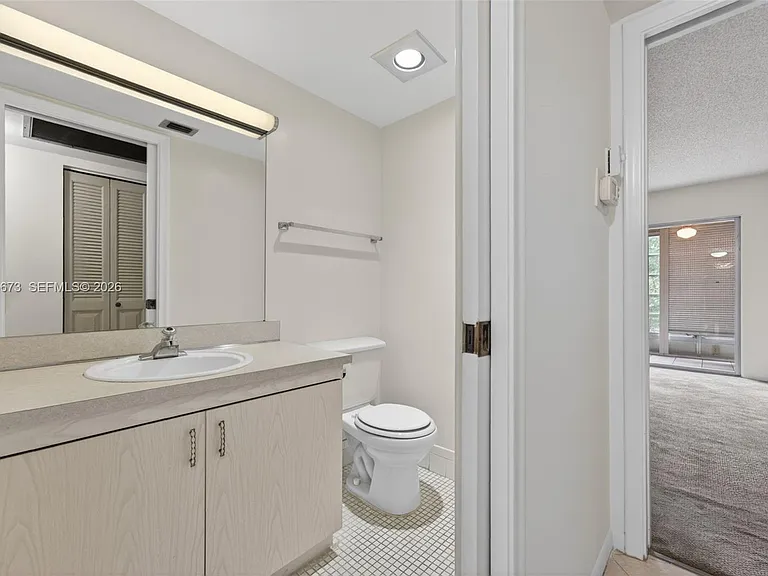 2401 Antigua Cir #E3 — Photo 9