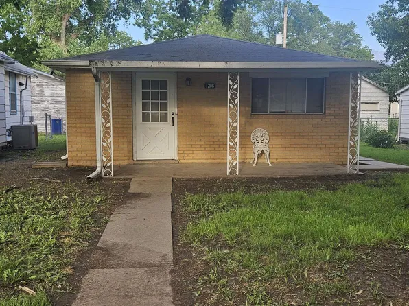 1206 N 8th St, Salina, KS 67401