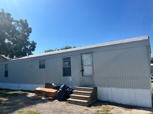 401 Decatur St #6, Bowie, TX 76230