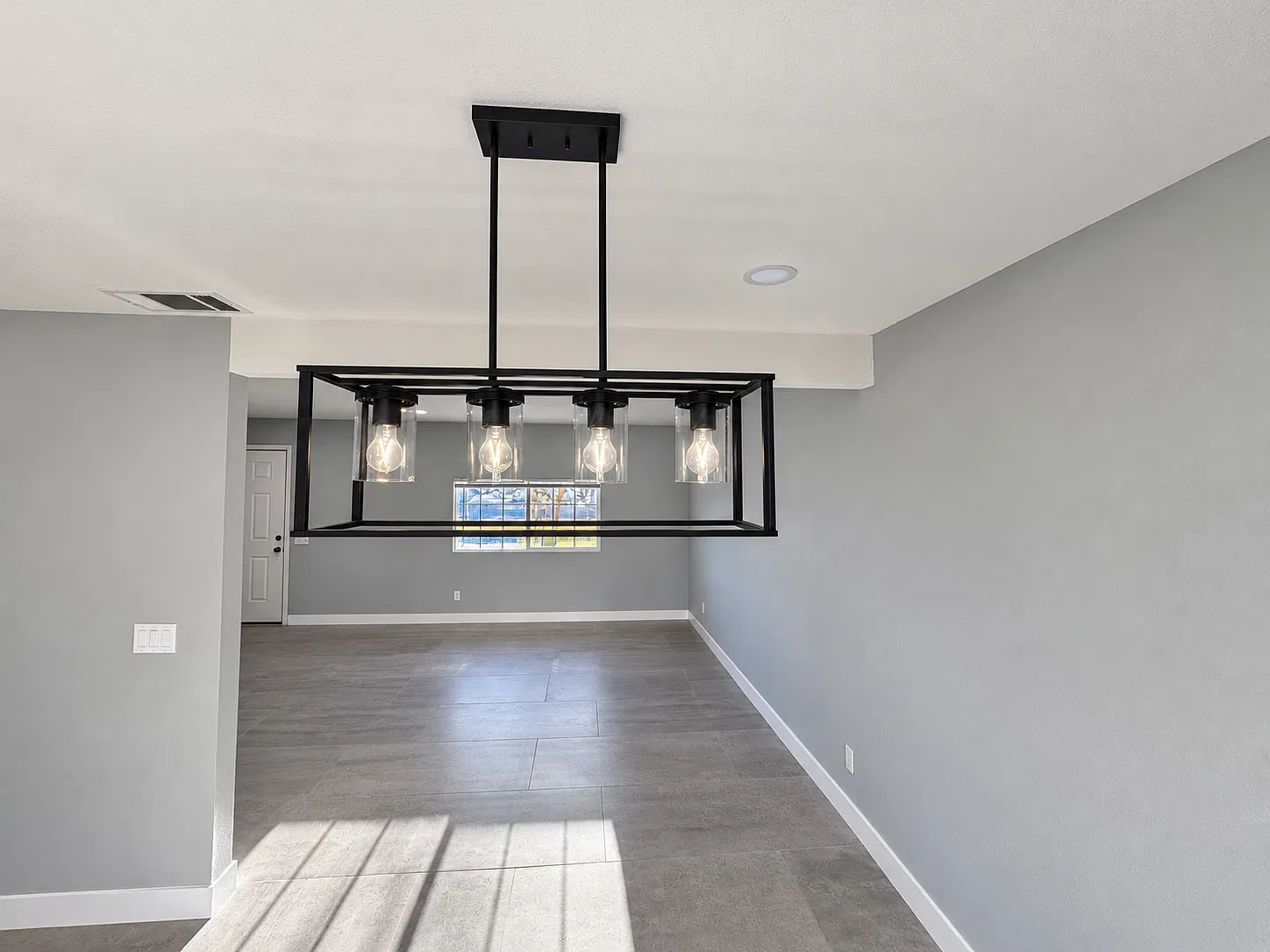 2 bed, 864 sqft, $1,600 — Photo 4