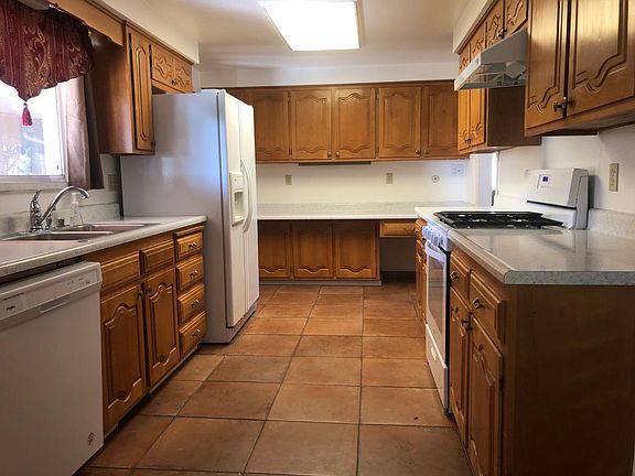 4th image of 1001 Casa Grande Pl NE