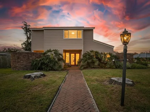 1615 Teakwood Dr, Plant City, FL 33563