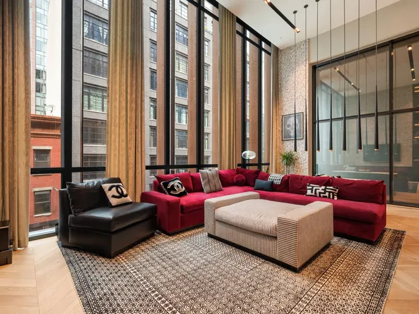 522 West 29th Street image 1 of 8