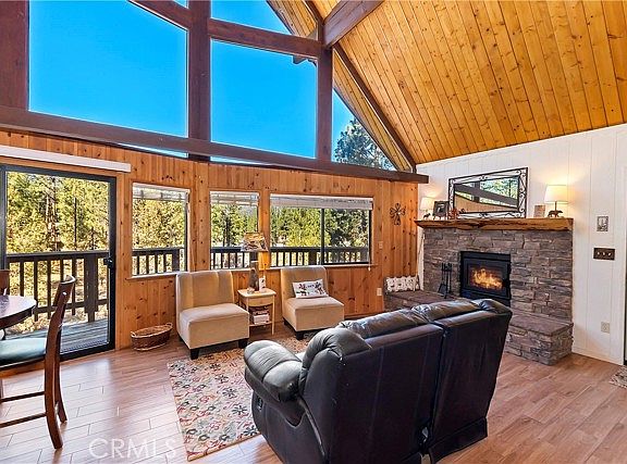 3rd image of 1017 London Lane