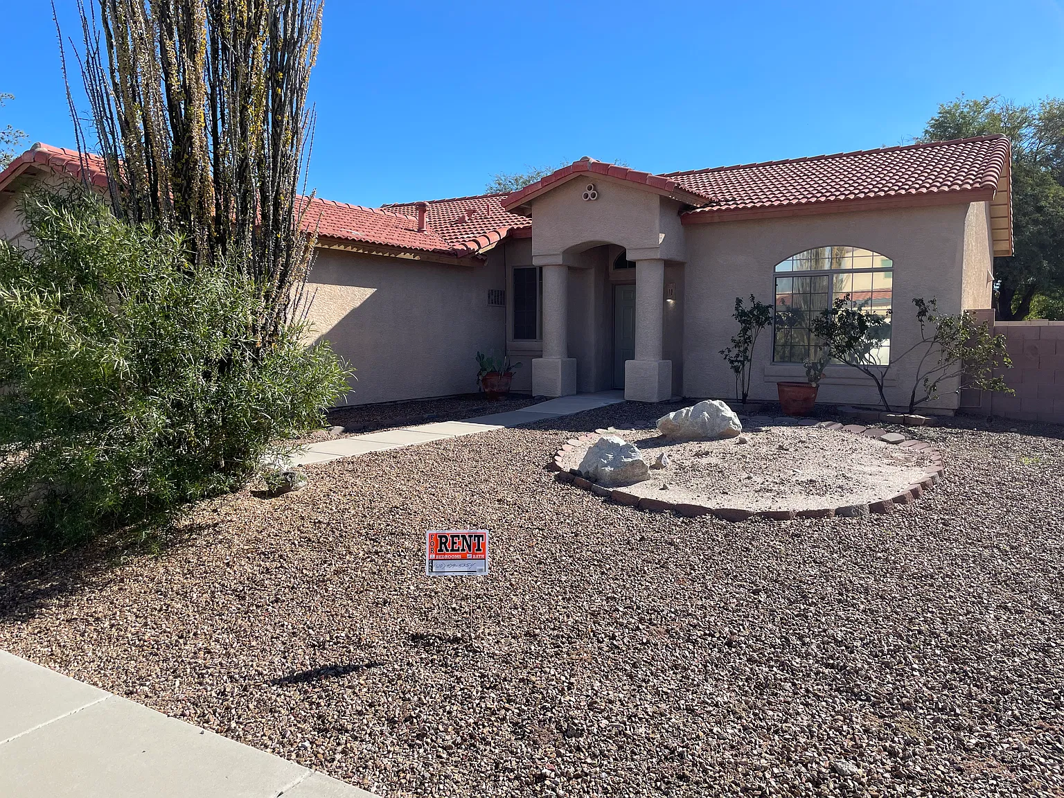 3 bed, 1301 sqft, $2,000 — Photo 1