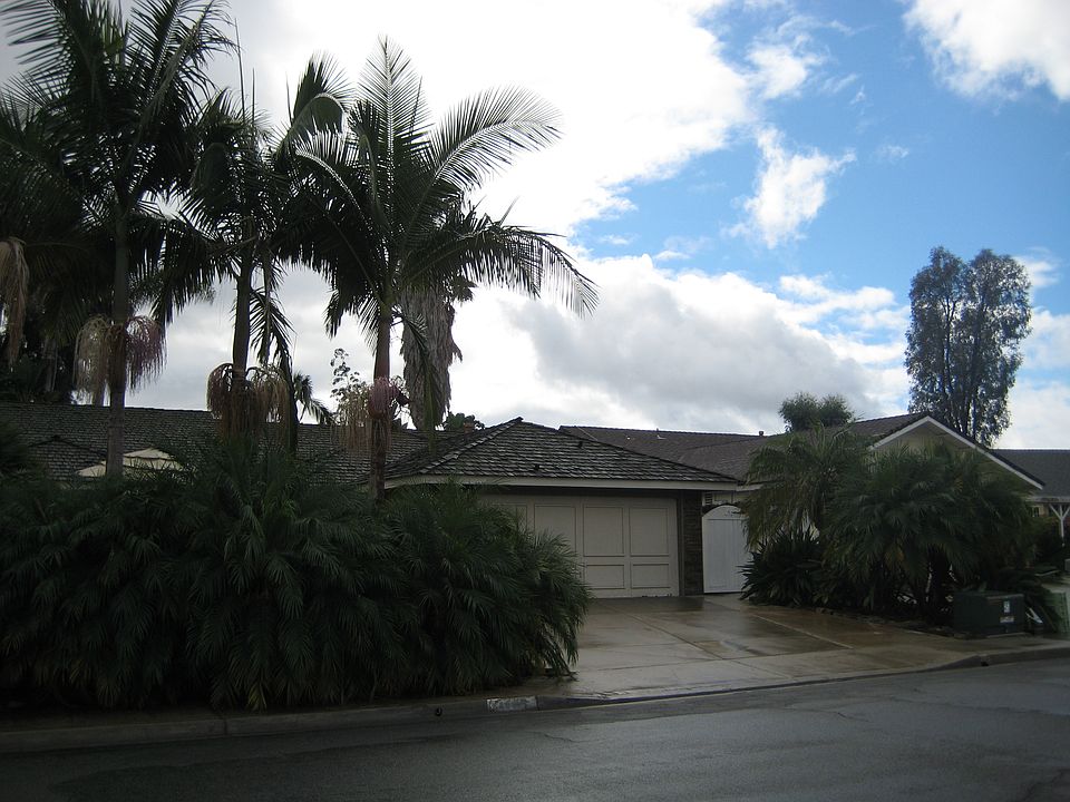 1st image of 4565 Stratford Cir