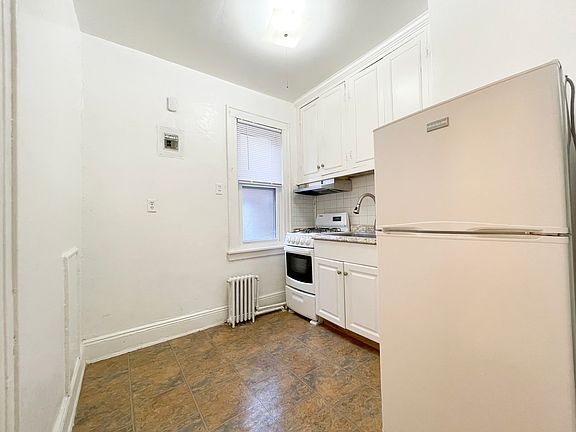 5th image of 42-04 205th St #1