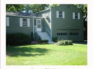 29 Pioneer Dr, West Hartford, CT 06117