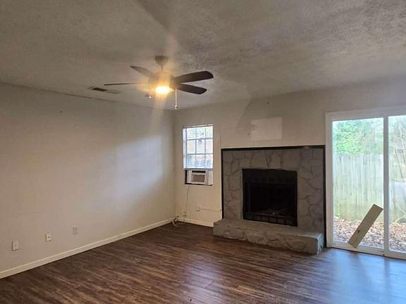 5th image of 1008 Pine Tree Trl