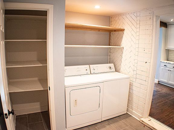 4th image of 65 Larchmont Dr