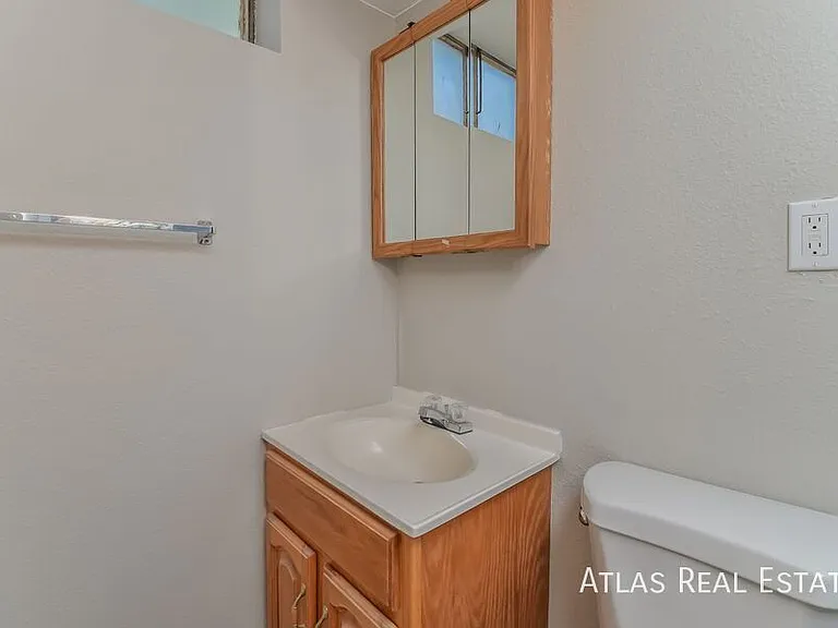 2611 Waldean St — Photo 14