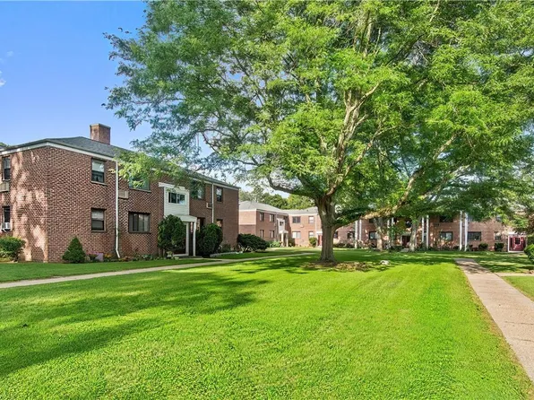 24 Lawrence Drive #C, White Plains, NY 10603