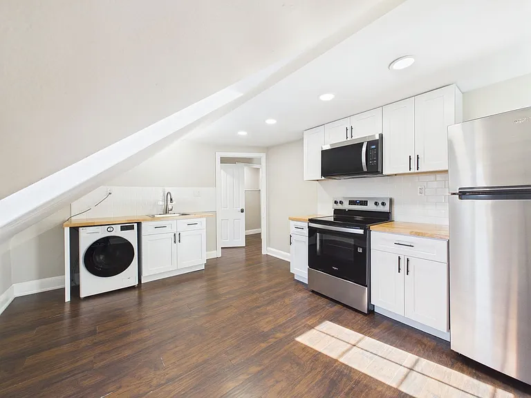 5281 Germantown Ave — Photo 2